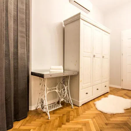 1-Bedroom Apartment - Kazimierz- Starowislna 54 Krakow Exterior photo